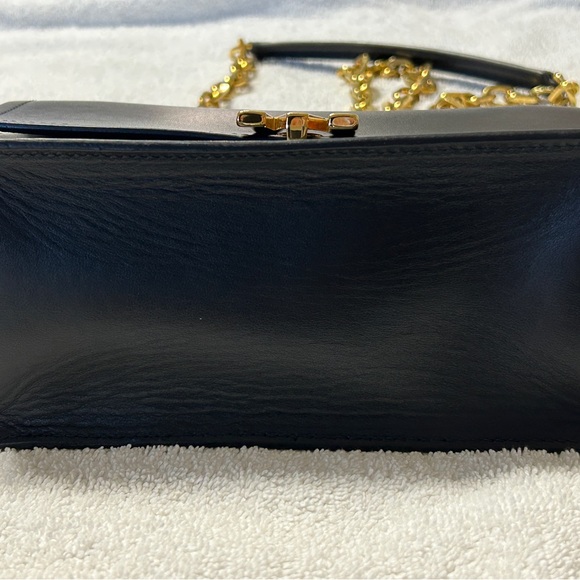 MOSCHINO black leather handbag with gold chain (handle) and gold buckle - Picture 8 of 15